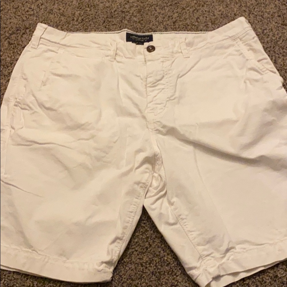 American Eagle - white shorts